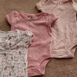 3 Newborn onesies